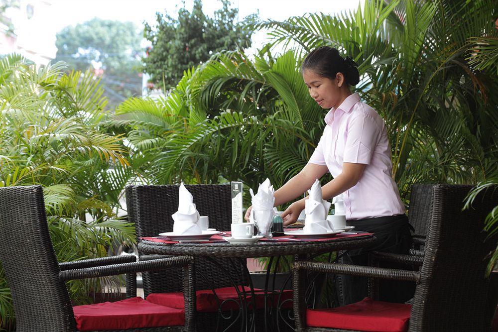 Royal Inn Phnom Penh Restaurant photo
